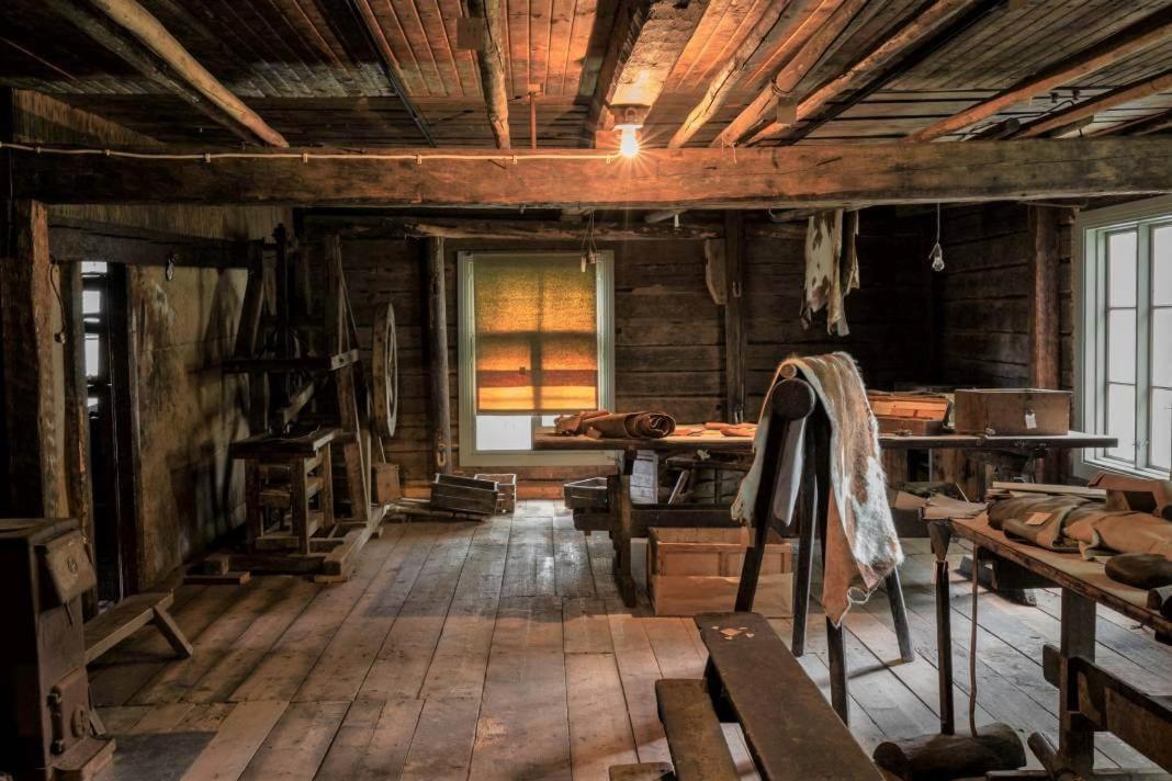 Portaan Nahkurinverstas Porras Bagian luar foto